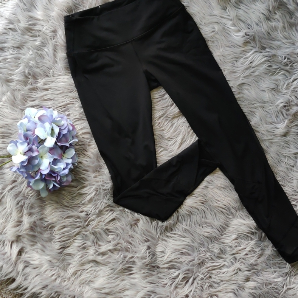 💟 Victoria Secret Sport Leggings w/Mesh Zigzags